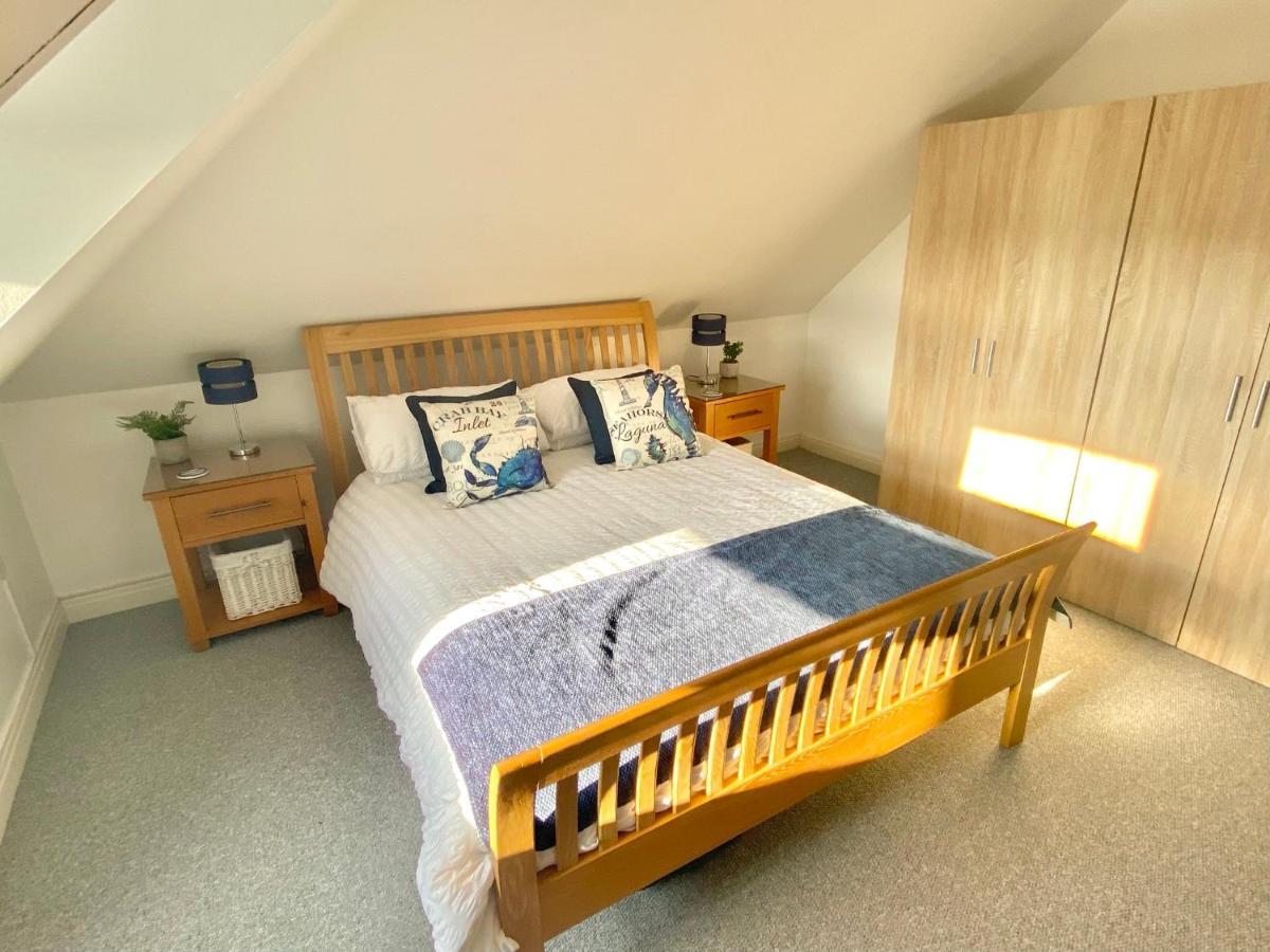 Swanage Holiday Penthouse Apartment, Moments From Beach And Town, On Site Parking, Fast Wifi, Sleeps Up To 6, Rated Exceptional Екстериор снимка