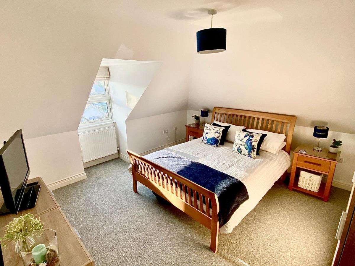 Swanage Holiday Penthouse Apartment, Moments From Beach And Town, On Site Parking, Fast Wifi, Sleeps Up To 6, Rated Exceptional Екстериор снимка