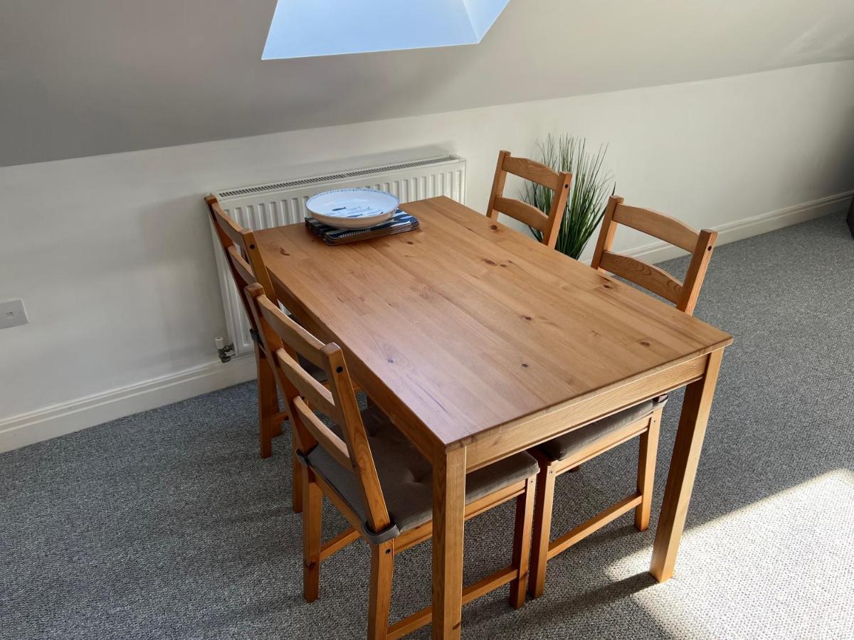 Swanage Holiday Penthouse Apartment, Moments From Beach And Town, On Site Parking, Fast Wifi, Sleeps Up To 6, Rated Exceptional Екстериор снимка