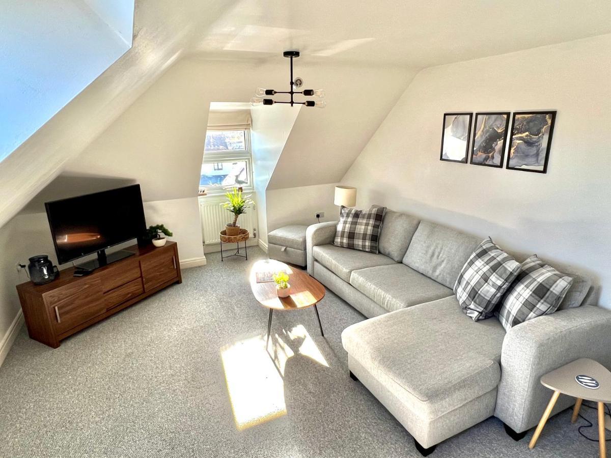 Swanage Holiday Penthouse Apartment, Moments From Beach And Town, On Site Parking, Fast Wifi, Sleeps Up To 6, Rated Exceptional Екстериор снимка